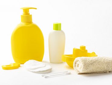 Quels produits utiliser pour la toilette de bébé en camping ?